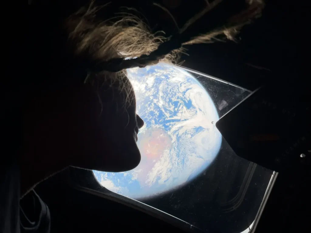 Artemis II - Le prime immagini spaziali scattate con iPhone 17 Pro Max a bordo di Orbit
